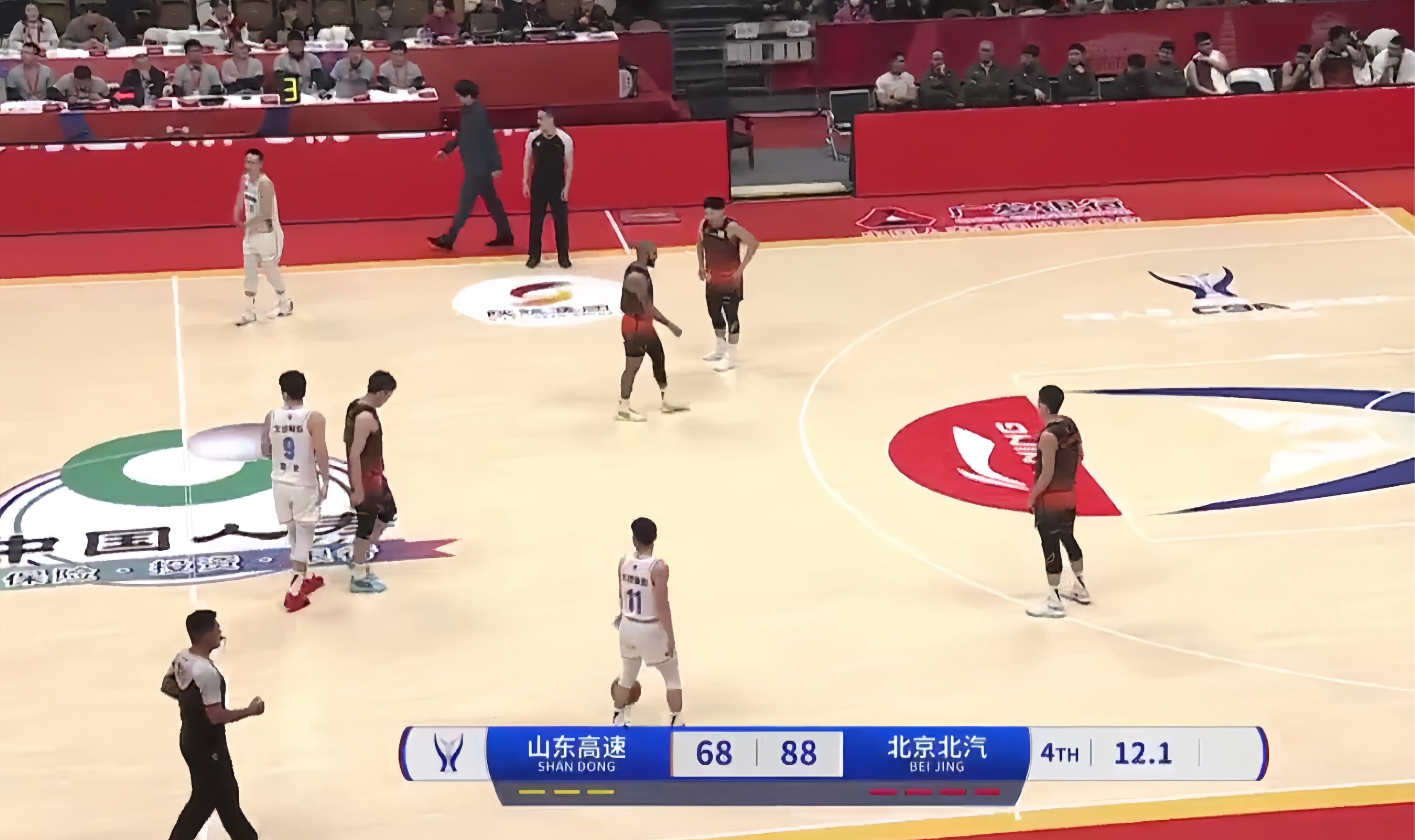 关于北京男篮客场不敌新疆队，遭遇三连败！的信息