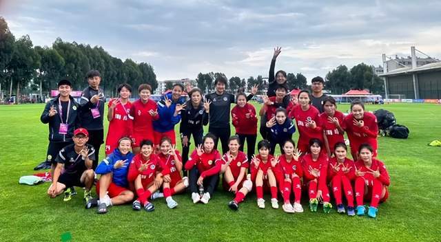 包含足球宝藏：女足比赛中的绝佳进球合辑的词条
