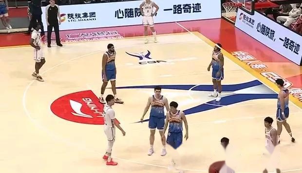签约新援表现抢眼，助球队迎来胜利