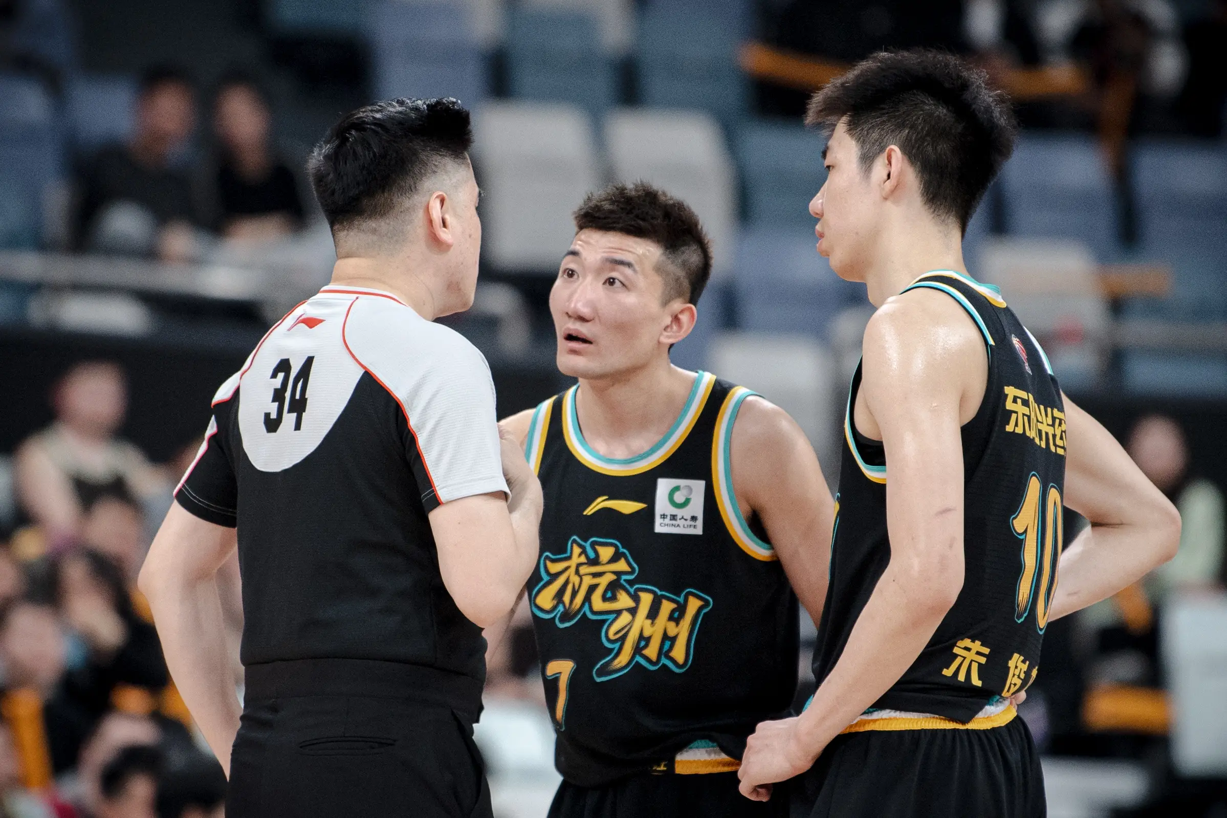 辽宁队球员意外受伤，比赛计划受到干扰的简单介绍