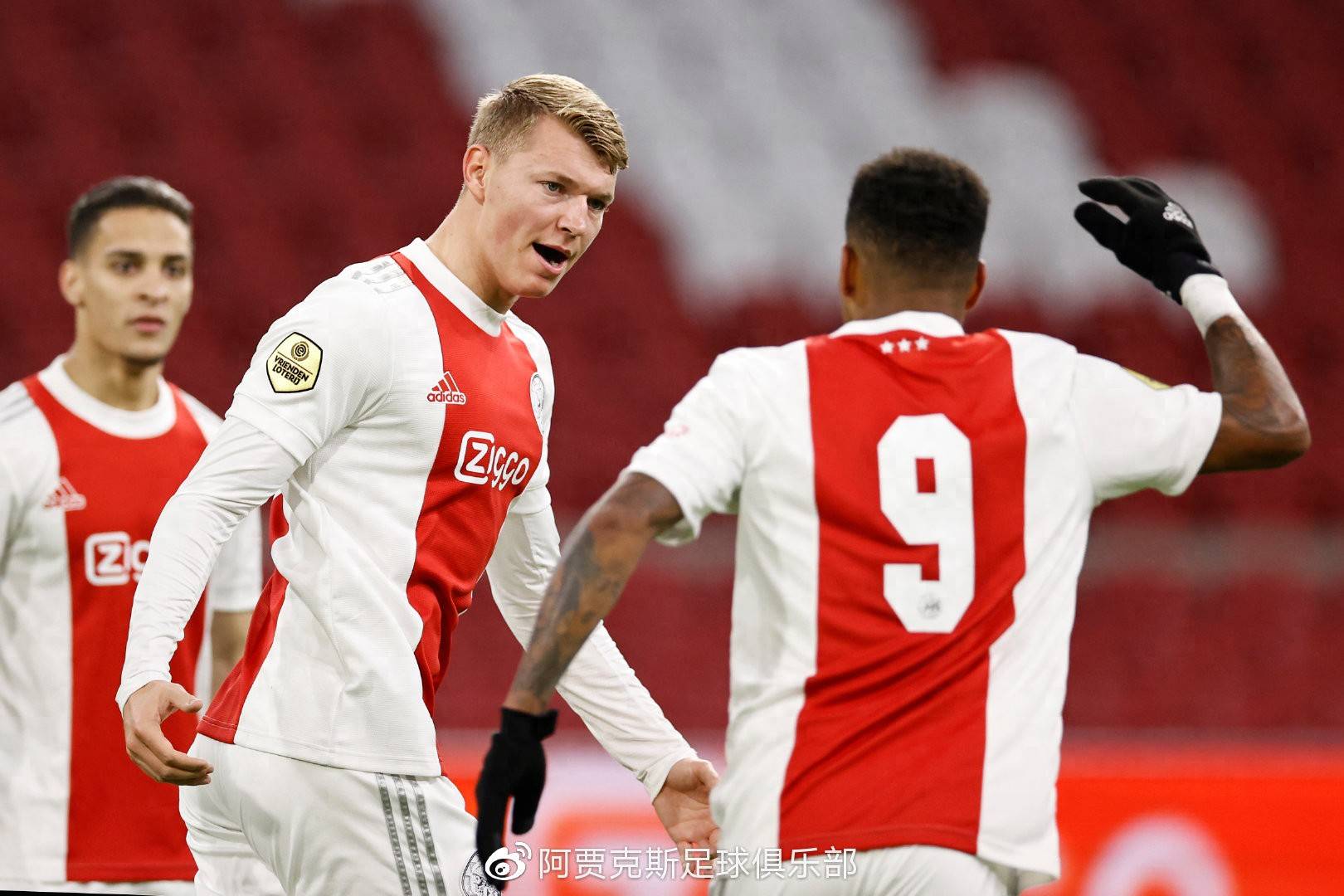 包含阿贾克斯球员荣膺欧冠最佳射手，锋线火力不容小觑的词条