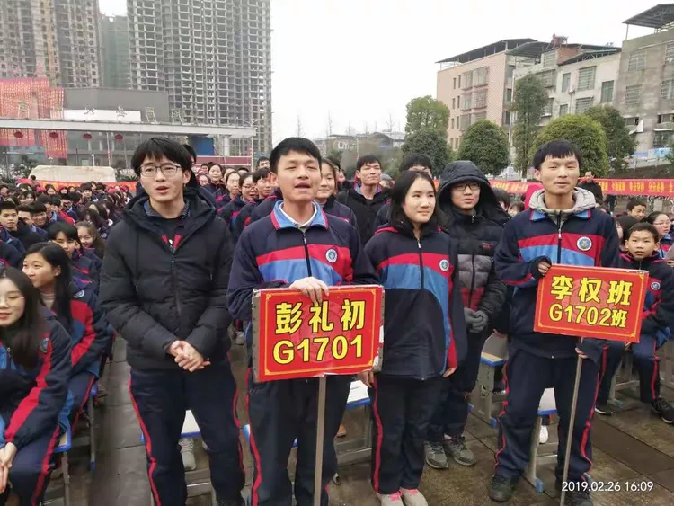 开云体育中国-朗斯客场大捷，表现出色赢得掌声