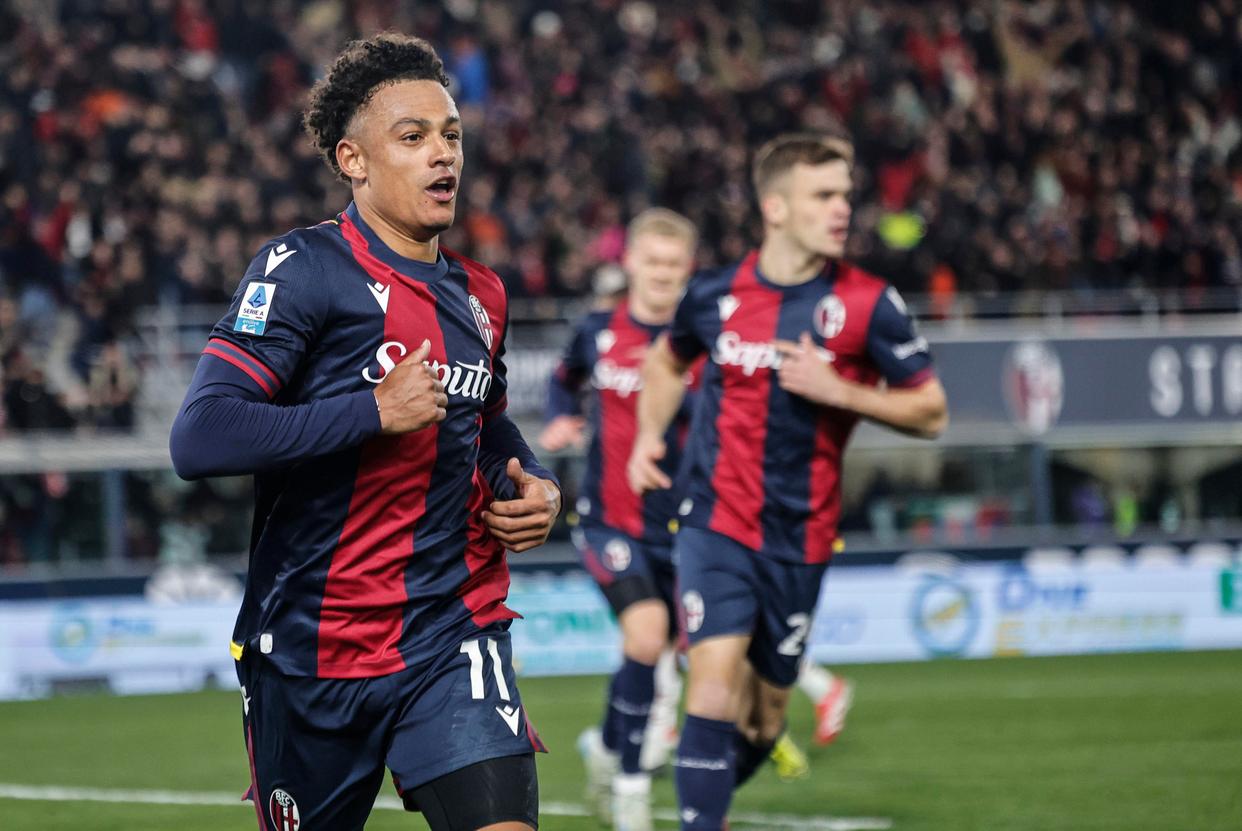 开云官网-关于博洛尼亚前锋因伤离开赛场，球队阵容受损的信息