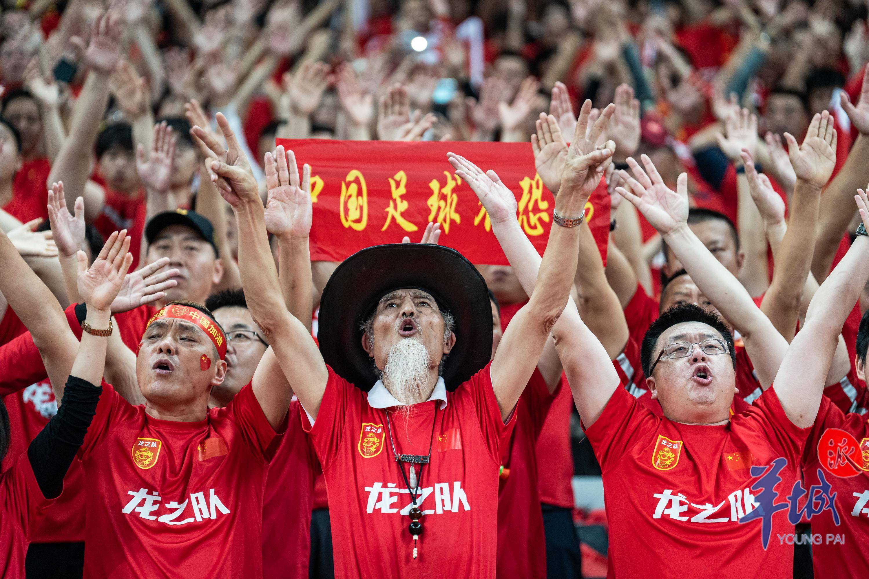 精彩比拼！壮观比赛引爆球迷热情