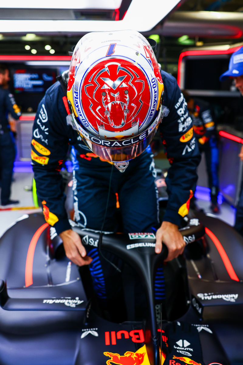 开云体育在线-雷诺车队碾压威廉姆斯,汉密尔顿高光表现