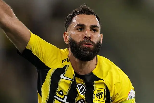 开云体育官方网站-罗马横扫巴黎，本泽马高光表现的简单介绍