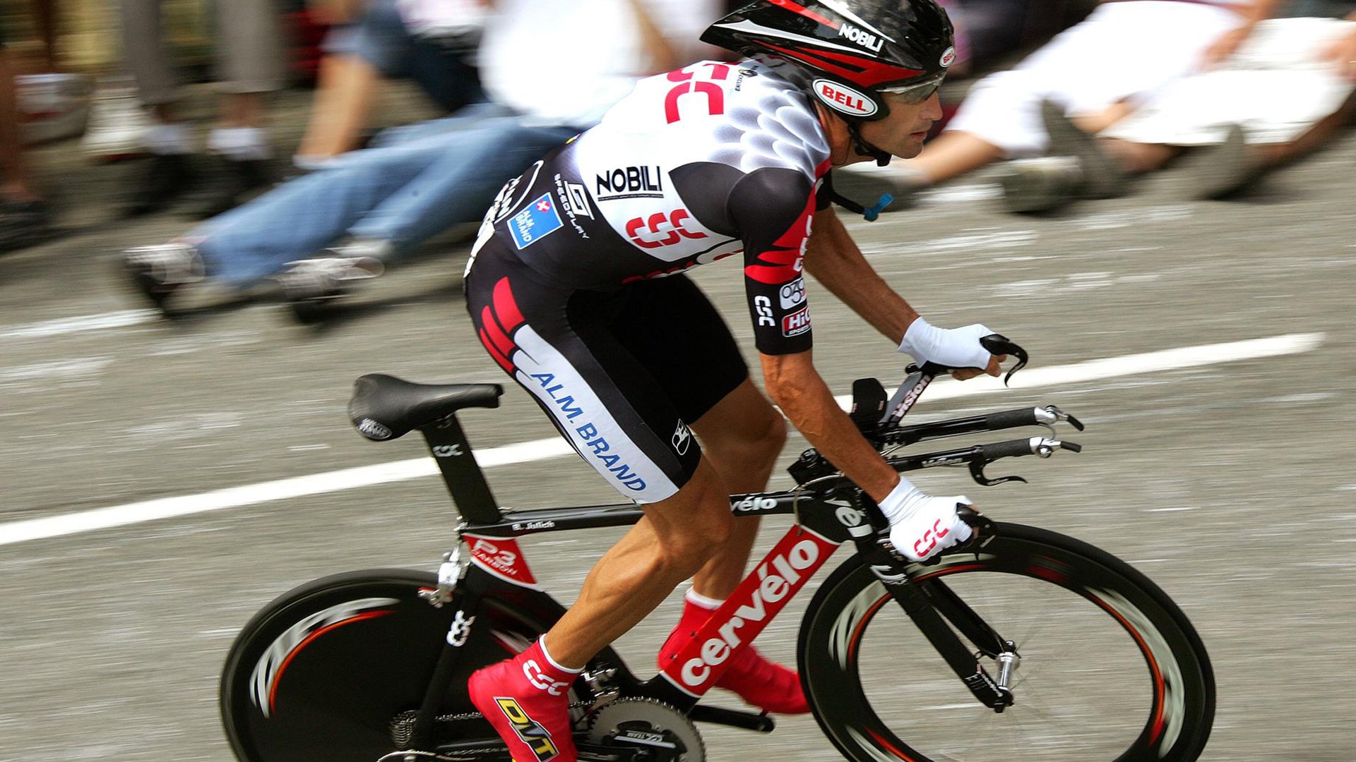 开云下载-破冰的巨星，隐形的齿轮，恩佐一剑光寒与丹麦的精密绞杀