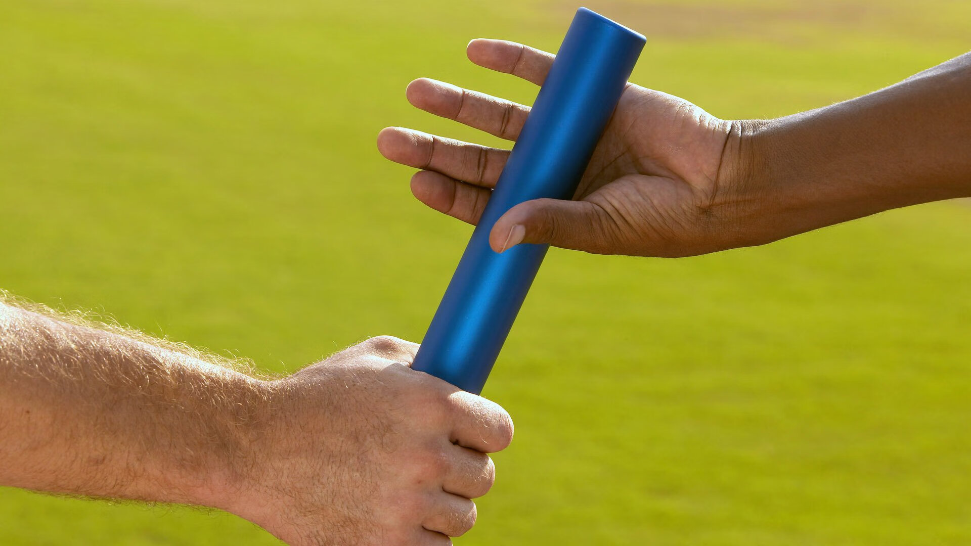 开云体育APP下载-双线突破，足球场上的新王与乒乓球台的永恒传奇